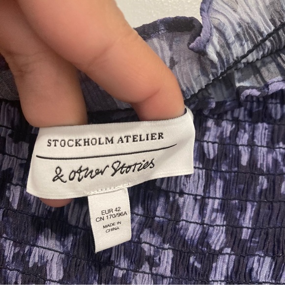 & Other Stories Blue Floral Smocked Blouse in Women's Size 12 - Picture 3 of 9